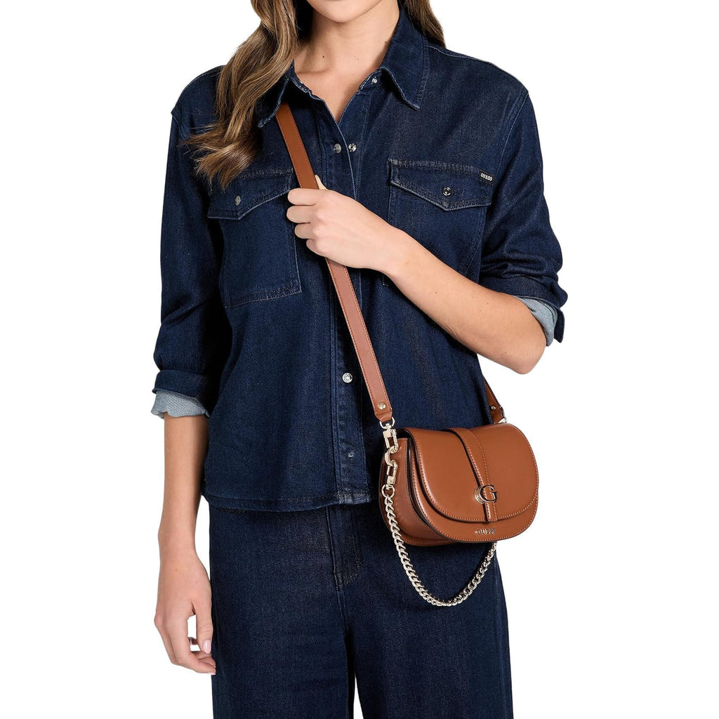 Bolso Cruzado GUESS Carrie Mini con Solapa - Coñac